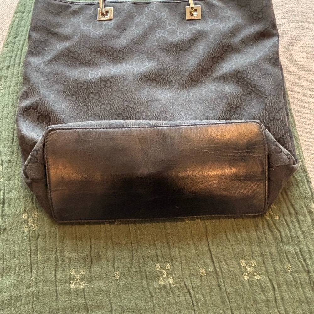 Gucci Black GG Canvas Tote with Silver -Tone Details 007 - Picture 4 of 12